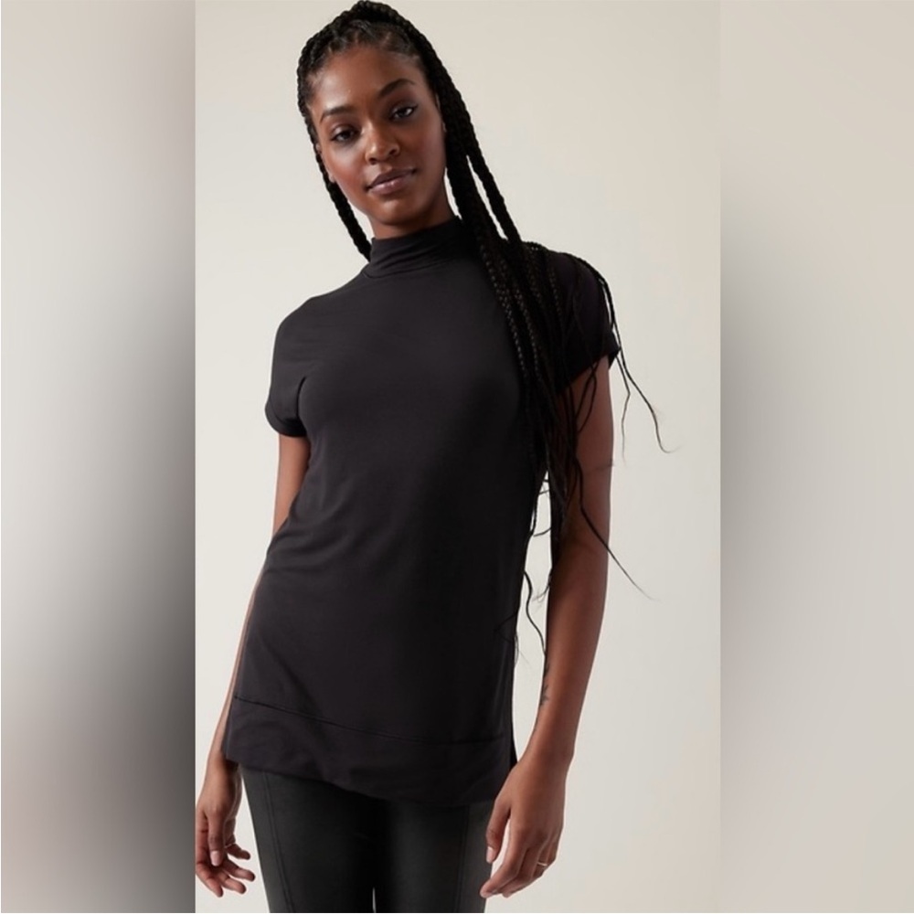 Athleta Black Short Sleeve Tee